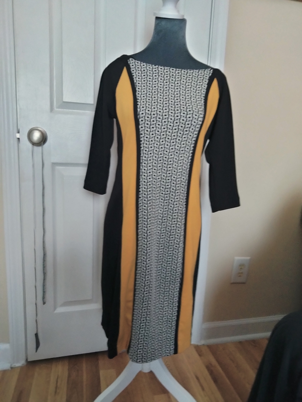 julia jordan Black and Yellow Geometric Panel Midi Dress